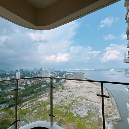 Seafront Country Garden Danga Bay By Lions Bay Daire Johor Bahru Oda fotoğraf