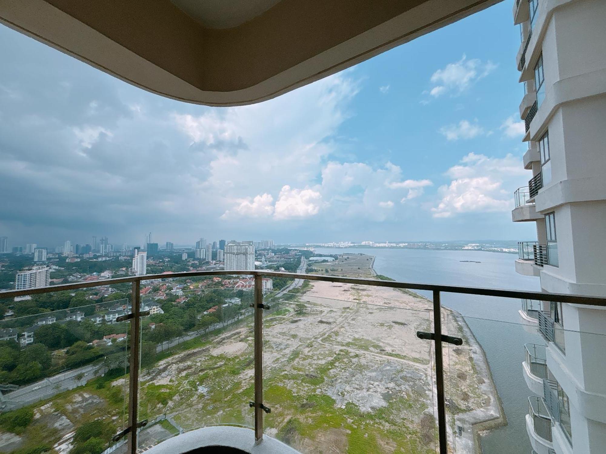 Seafront Country Garden Danga Bay By Lions Bay Daire Johor Bahru Oda fotoğraf